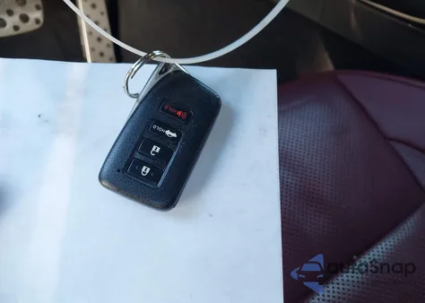 2017 Lexus Is 200T z USA, uszkodzony, nr VIN JTHBA1D28H5042680